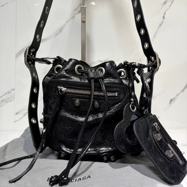 [A+ 정품] 발렌시아가 르카골 버킷백 xs 블랙