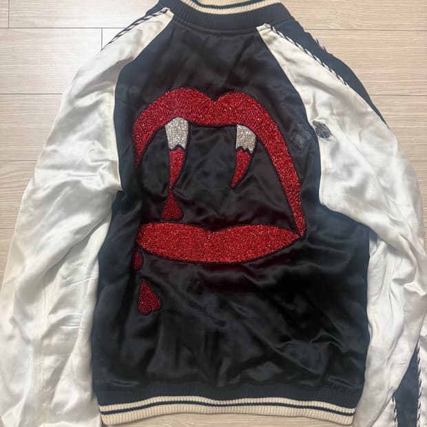(46) Saint Laurent 블러드러스터 자켓