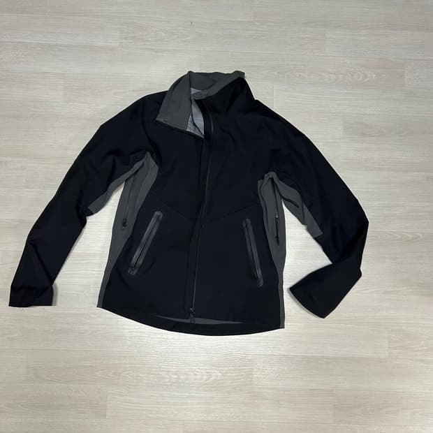 GR10K 스켈레톤 바람막이 S 사이즈