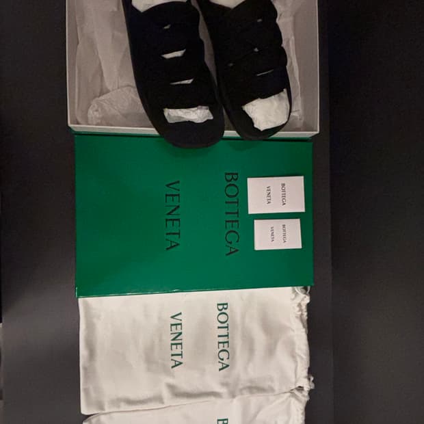 (280)보테가베네타 플랫 뮬 블랙
