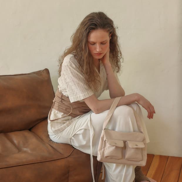 새상품) 아우로 투포켓백 ouro