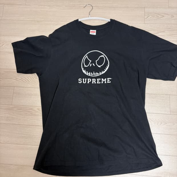 [XL] 슈프림 크리스마스악몽 티셔츠 23FW