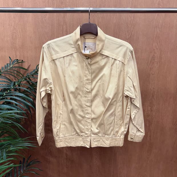 버버리 하이넥 블루종 자켓 숄더 요크 디테일 루즈핏 베이지