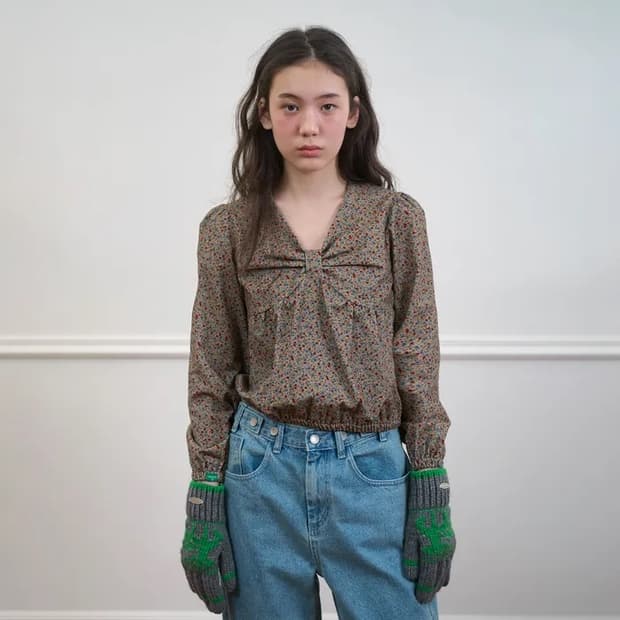 노컨텐츠 플라워 블라우스 베이지