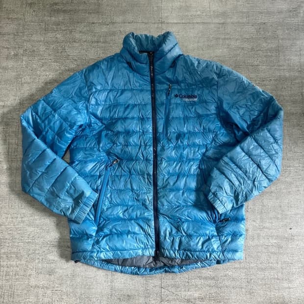 Columbia 콜롬비아 올드스쿨아메카지 퀄티드패 딩 경량패딩