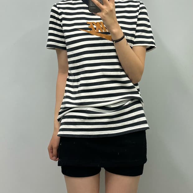 나이키 퓨추라 스트라이프 반팔 티셔츠 
