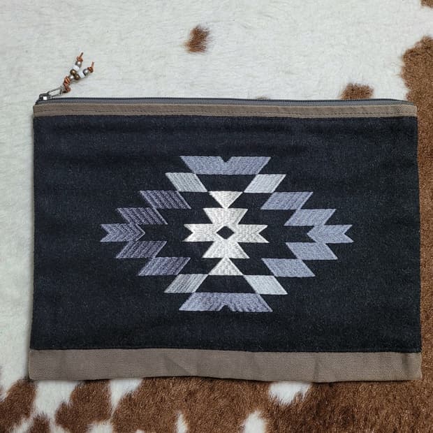 일본 BAYFLOW 나바호 클러치 & 파우치(33cm)