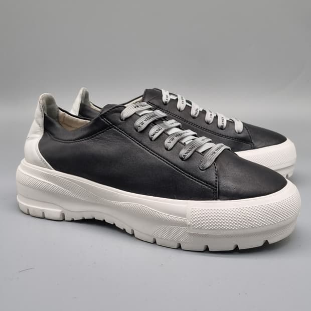 베라왕 슈퍼라이트 통굽 가죽 스니커즈250