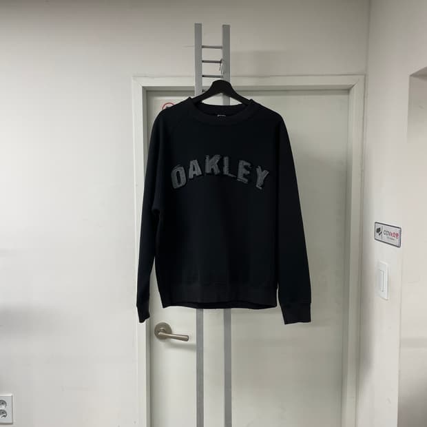 오클리 기모 맨투맨 블랙 M