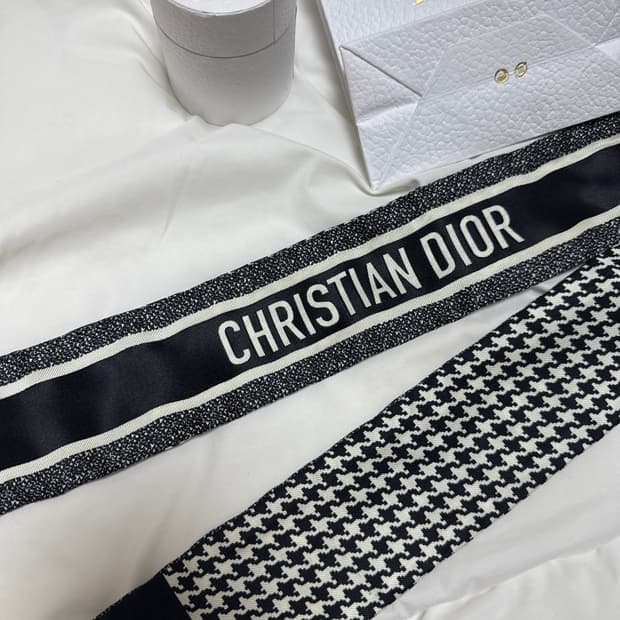 디올 몽테인 스카프 