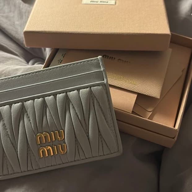 미우미우 카드지갑