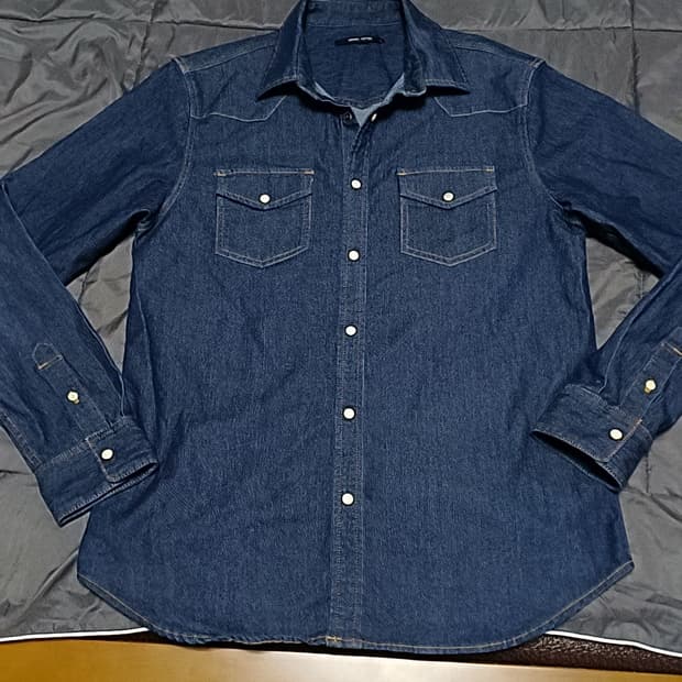 디자인유나이티드 스판청셔츠 실측95 가슴51 기장72