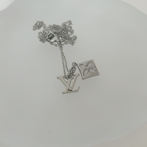 루이비통 클로버 펜던트 업사이클링 목걸이