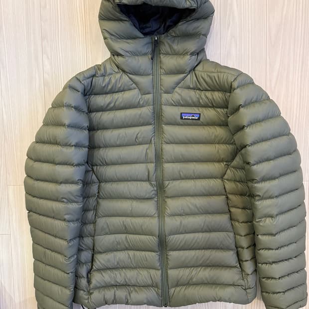 파타고니아 경량패딩 카키 M사이즈