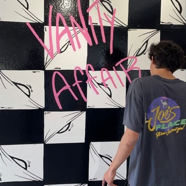 빈티지 카멜 Joe's Place 페이디드 반팔티