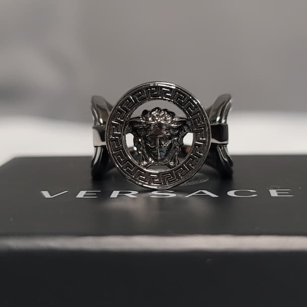 베르사체 반지,팔찌목걸이(에르메스디올샤넬펜디루이비통구찌셀린느생로랑크롬하츠