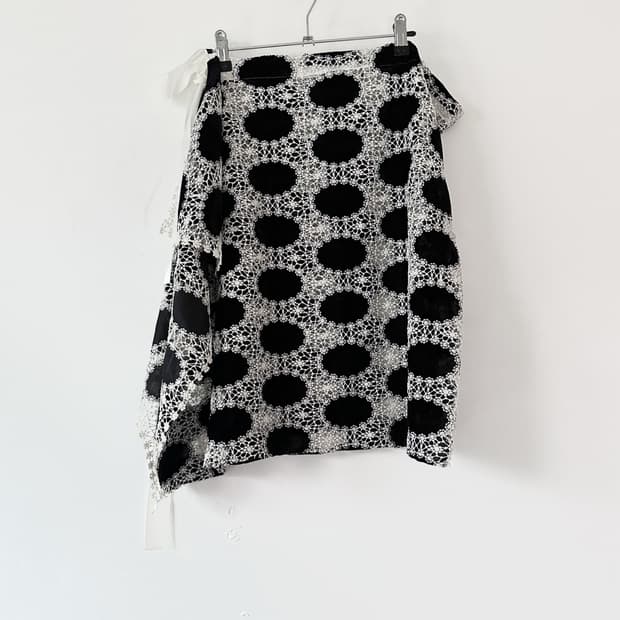 Dot wrap layer skirt / black