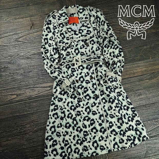 [MCM 엠씨엠] 멀티 패턴 벨티드 실크 더블 트렌치 코트 M19729