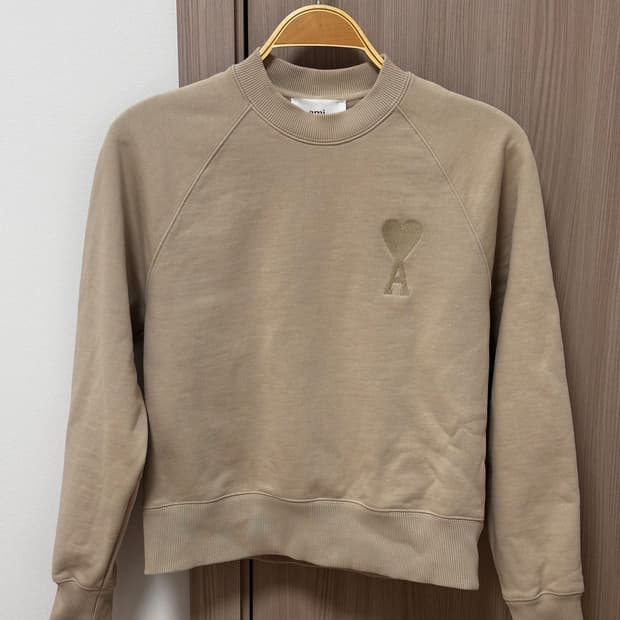 아미 톤온톤 하트로고 맨투맨 베이지 xs