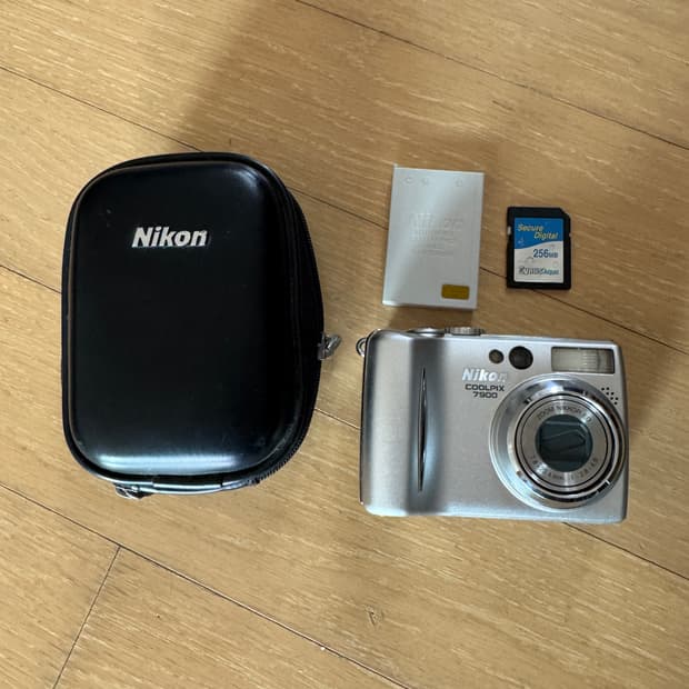 Nikon Coolpix 니콘 쿨픽스 7900 빈티지 카메라