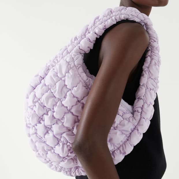 COS 코스 퀼티드 미니 백 구름백