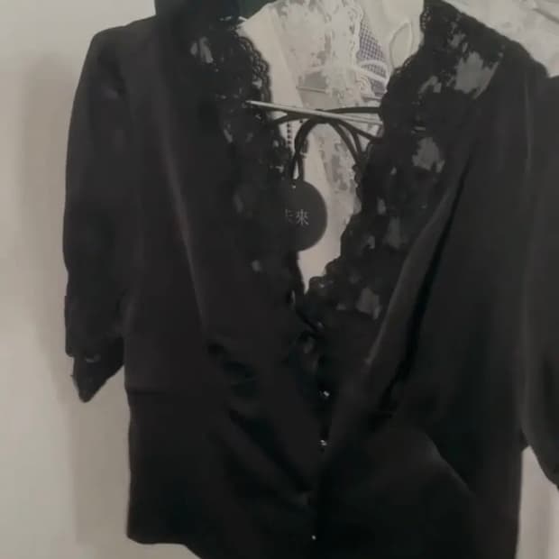 미래의미래 레이스 블라우스