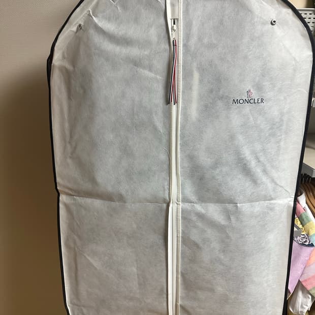 몽클레어 클로에 리얼퍼 새상품 00