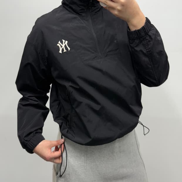 [S] MLB 블랙 반집업 아노락