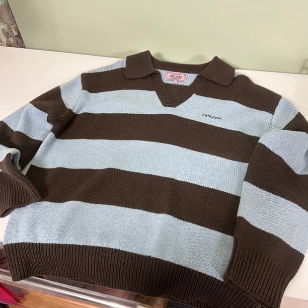 우먼FREE 로라로라 브라운 스트라이프 카라넥 니트