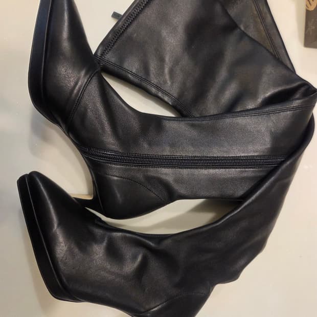 아떼바네사브루노 블랙롱부츠