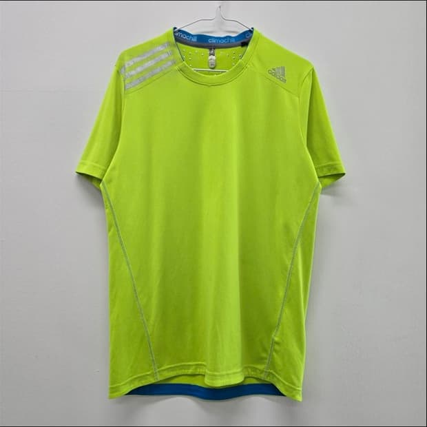 아디다스 climachill 기능성 반팔티