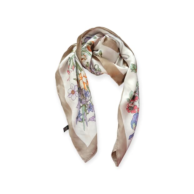모리걸 플라워 사각스카프 