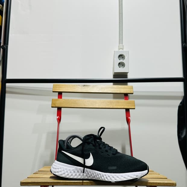 230) 나이키 운동화 여성 여자 신발 레볼루션 블랙