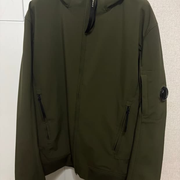 CP컴퍼니 25FW 바람막이 자켓 m사이즈