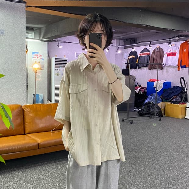 트릴리온 투포켓 주름 아이보리 반팔 셔츠 B5272