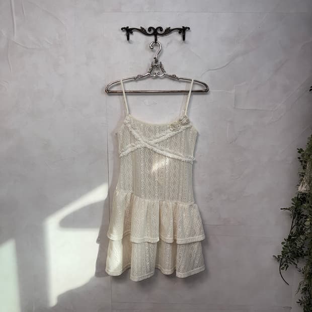 Ivory flower corsage lace mini ops