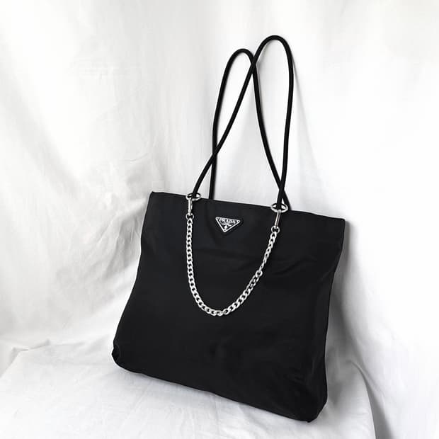 [정품 PRADA] 프라다 긴줄 사각 나일론 숄더백 쇼퍼백