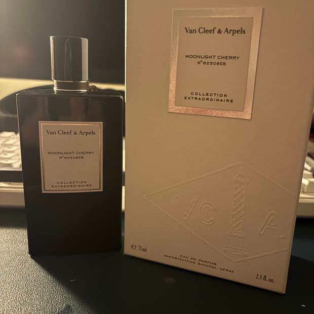 반클리프 아펠 문라이트 체리