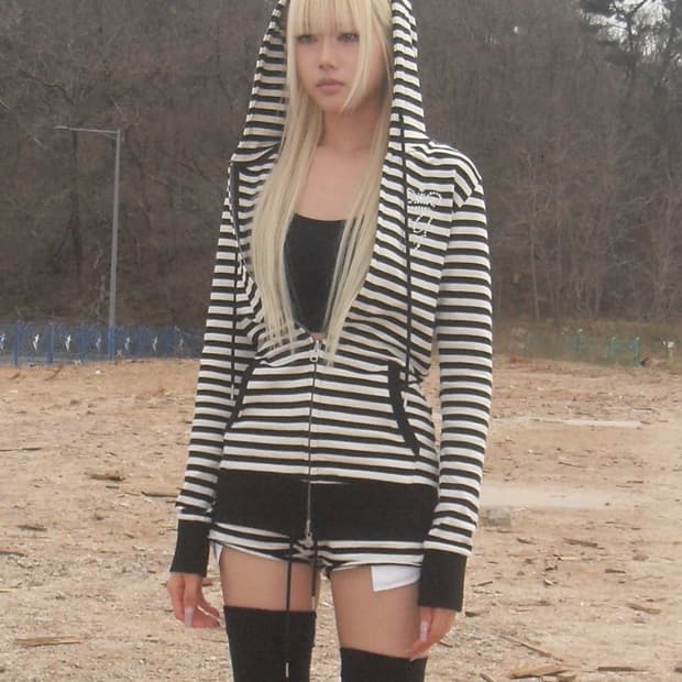 유스이즈유어스 Y13 STRIPE CROWN RHINESTONE HOOD