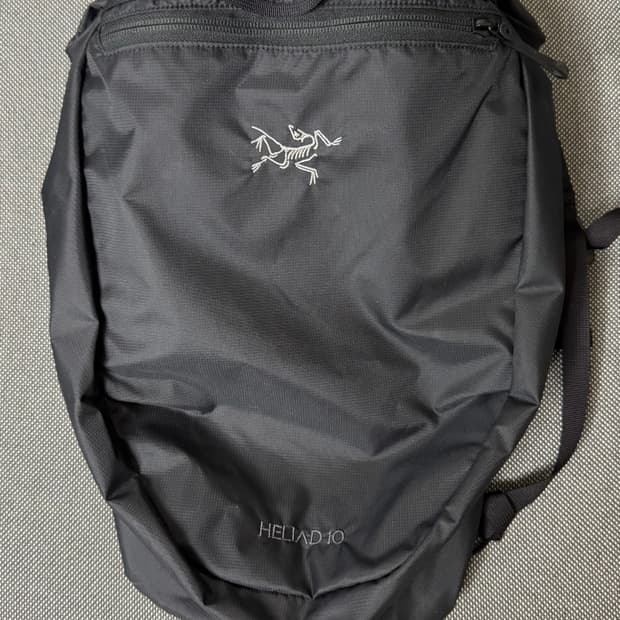 아크테릭스 헬리아드 10 민트급! 뉴진스백팩