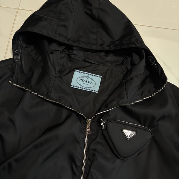 (마지막가격)프라다 리나일론 후드 블루종 블랙 자켓