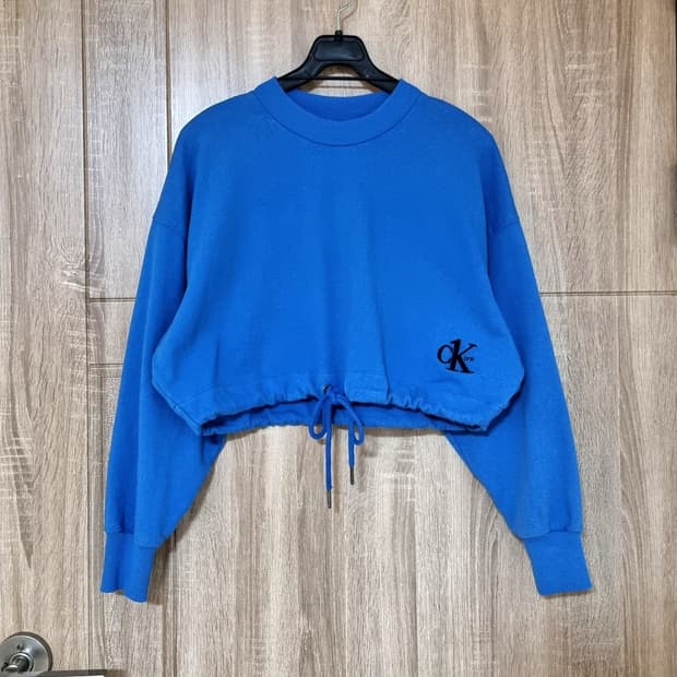 CK 캘빈클라인 크롭 맨투맨