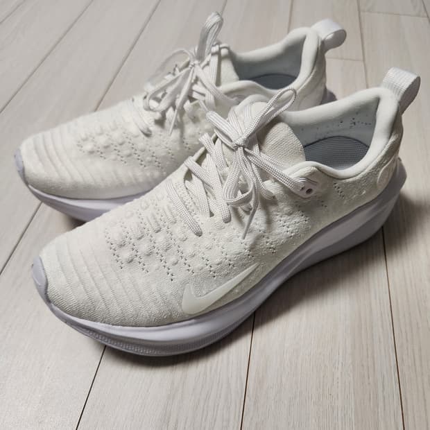 나이키 운동화 인피니티 런 4 DR2665-103 러닝화 사이즈255

