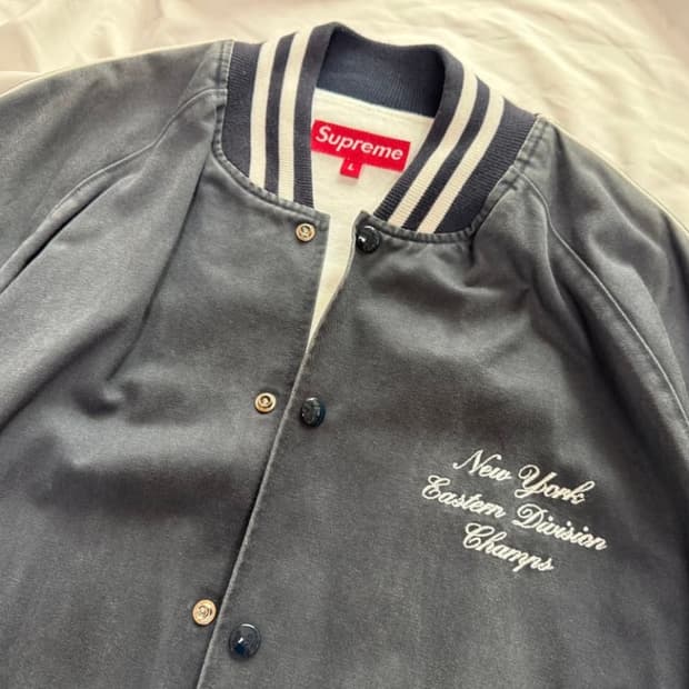 03fw 슈프림 뉴욕 이스트 디비전 바시티