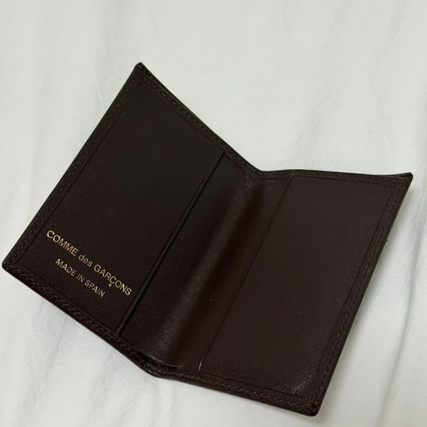 꼼데가르송 브라운 가죽 카드지갑