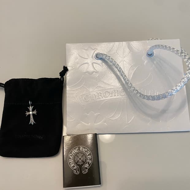 (새제품) 크롬하츠 타이니크로스 다이아 풀파베