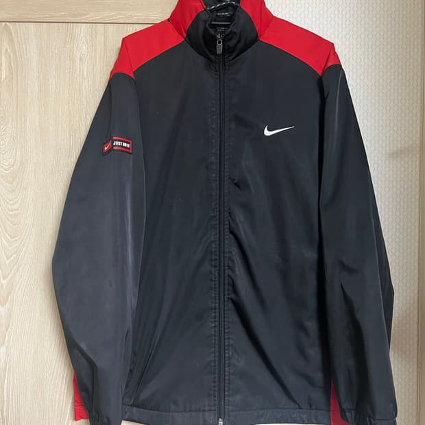 00s 나이키 올드스쿨 레드 블랙 바람막이