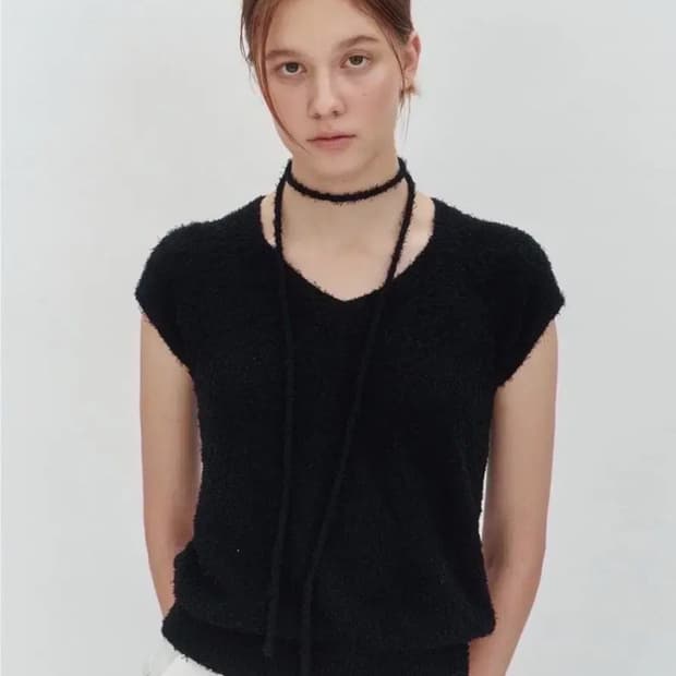 르누이 Amelia v-neck short sleeve knit