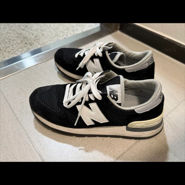 뉴발란스 990v1 메이드 인 USA 블랙