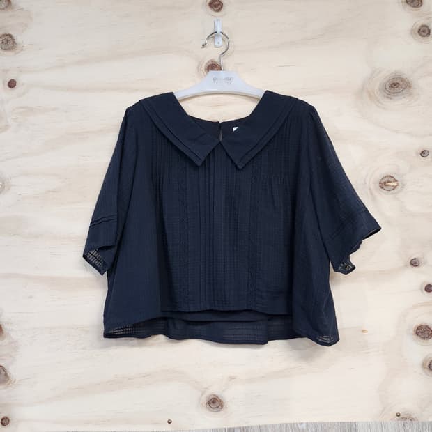 1183) 리스트 LIST 카라 크롭 블라우스